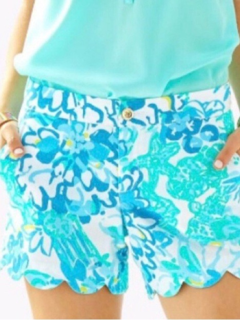 NWT Lilly Pulitzer turquoise Floral Scallop Hem Women's Shorts